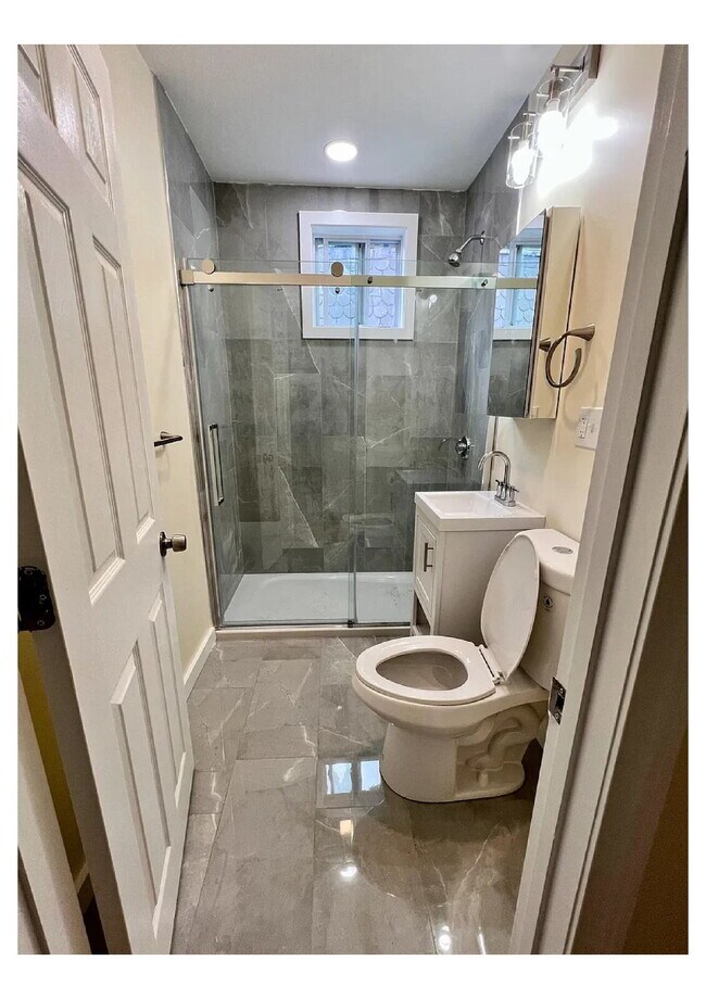 Building Photo - 3 Bedroom 1 bath in Roxbury, MA Collegiate