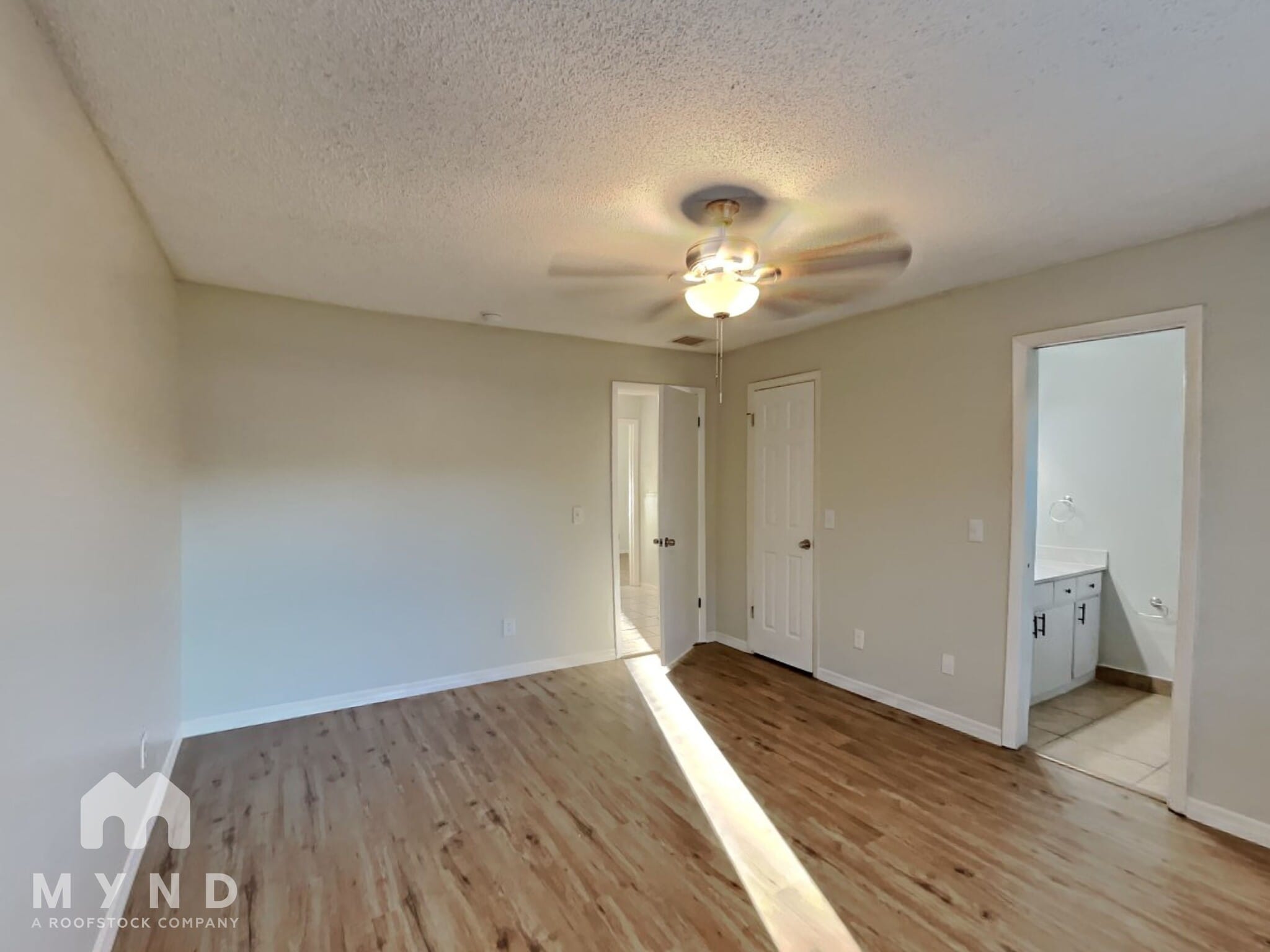 Building Photo - 1060 Huntington Ct