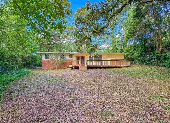 Building Photo - 2605 Lotus Dr
