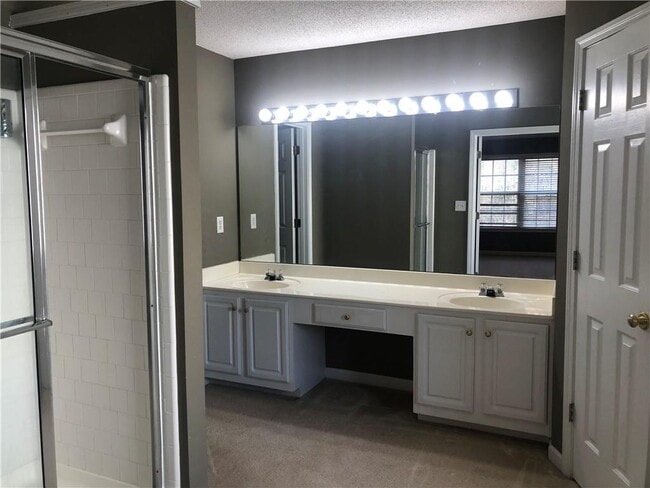 Building Photo - 5871 Haterleigh Dr