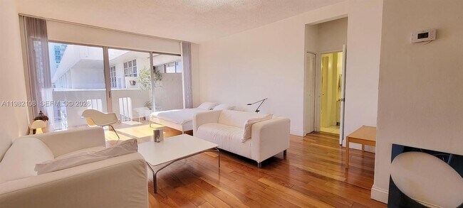 Building Photo - 800 West Ave