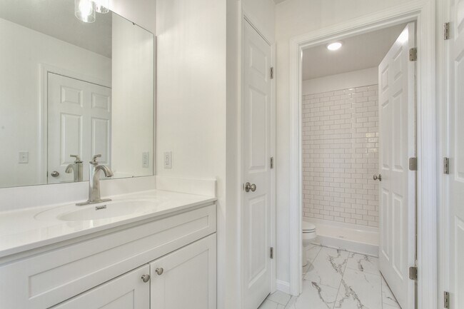 Building Photo - 1059 Waynoka Dr