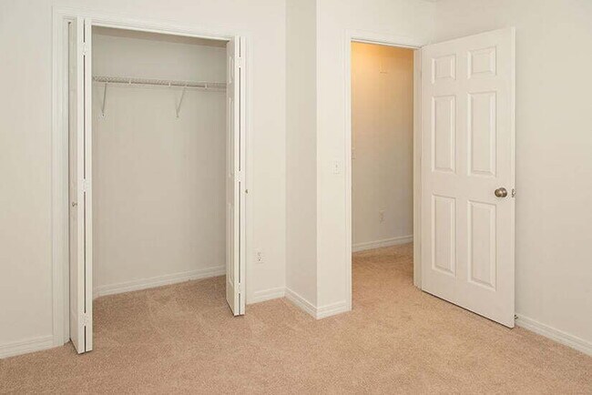 Building Photo - "Coastal Comfort Awaits: Charming 3-Bed, 2...