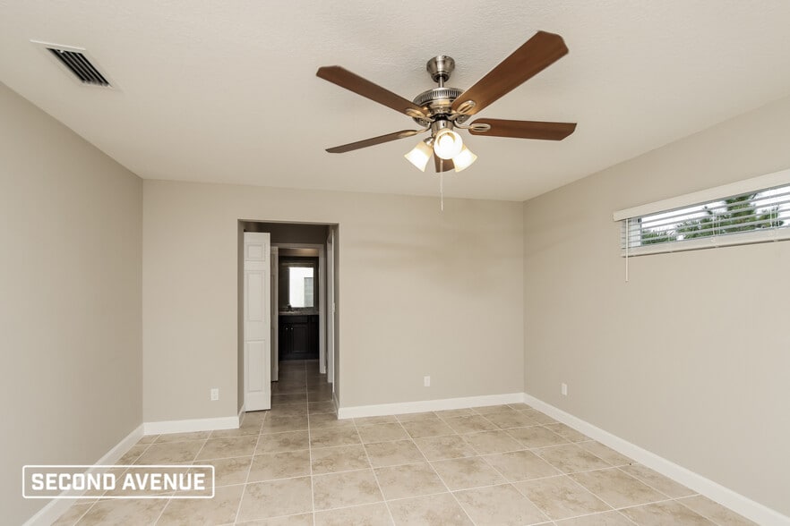 Building Photo - 115 Fell St SE