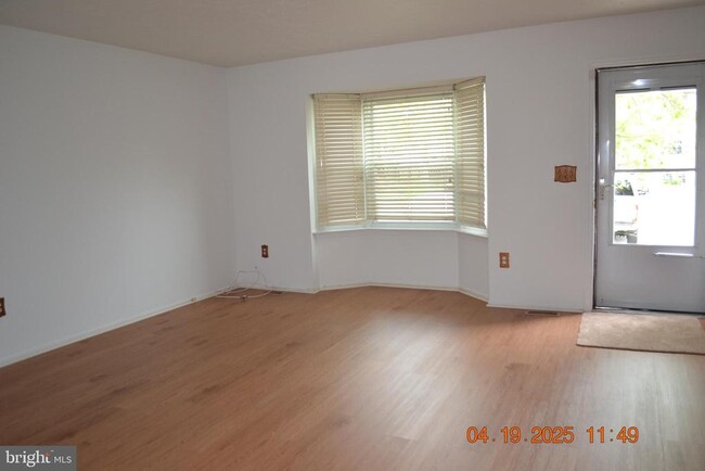 Building Photo - 351 Cool Breeze Ct