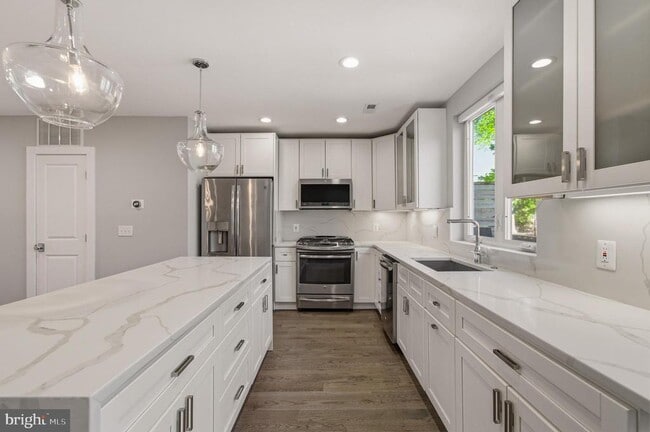 Building Photo - 925 Delafield Pl NW