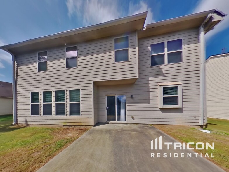 Building Photo - 4370 Rainer Dr