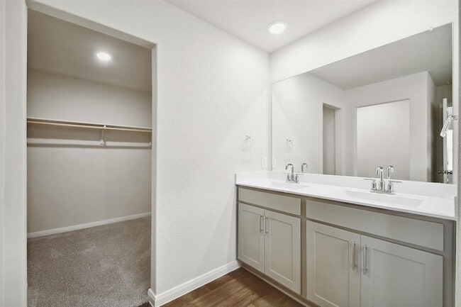 Building Photo - 210 Briggs Ln
