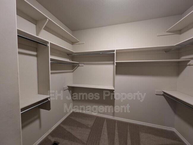 Building Photo - 9914 S 99th E Ave