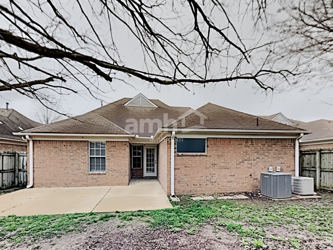 Building Photo - 8396 Cross Pointe Drive