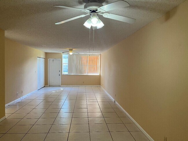 Building Photo - 2885 SW 22nd Ave