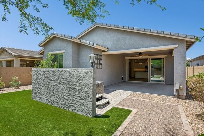 Building Photo - 10445 E Tesla Ave