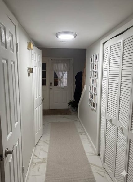 Building Photo - 20 Lawry Ct