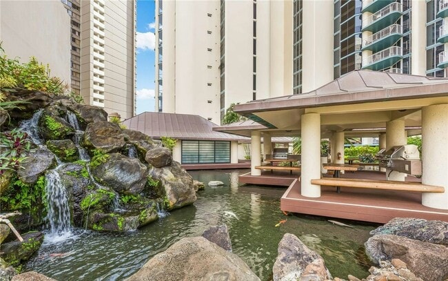 Building Photo - 1212 Nuuanu Ave