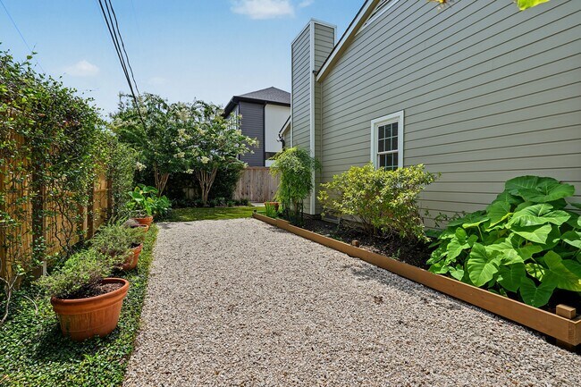 Building Photo - 3514 Corondo Ct