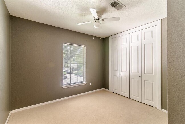 Building Photo - 6015 Henniker Dr