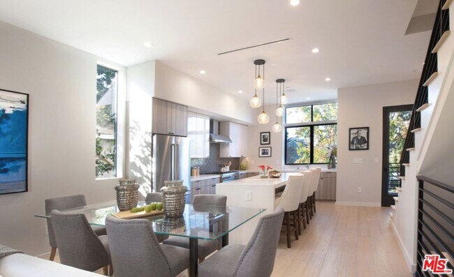 Building Photo - 4429 Tujunga Ave