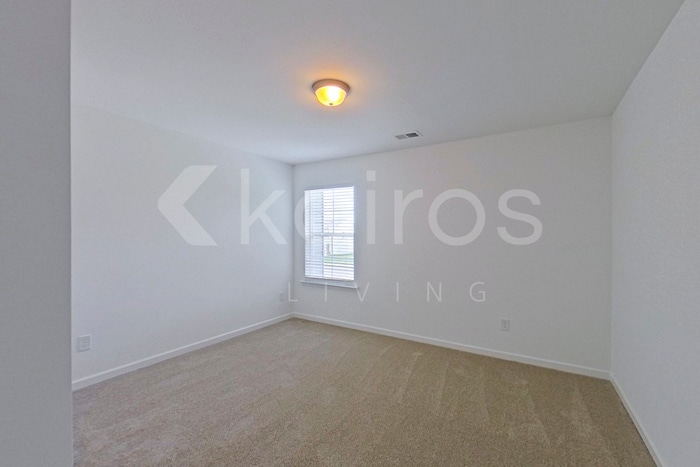 Building Photo - 308 Silver Maple Ln