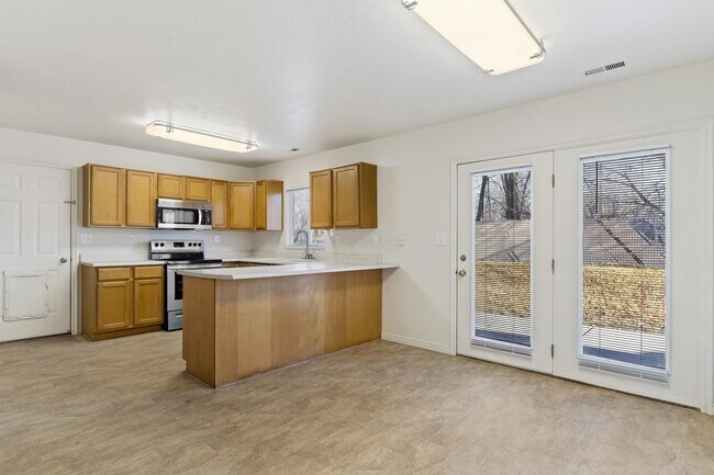 Building Photo - 353 N 360 W