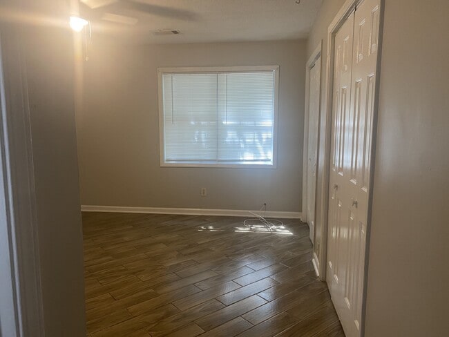 Building Photo - 5091 Farm Valley Dr NE