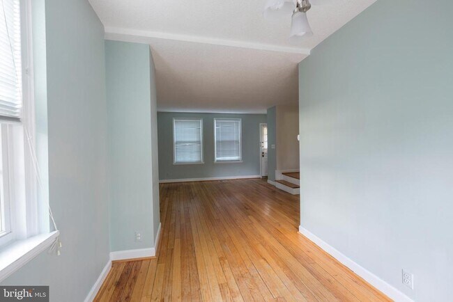 Building Photo - 4859 S 28th St