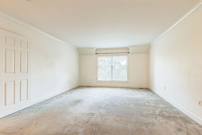 Building Photo - Spacious 5BR House in Pottstown