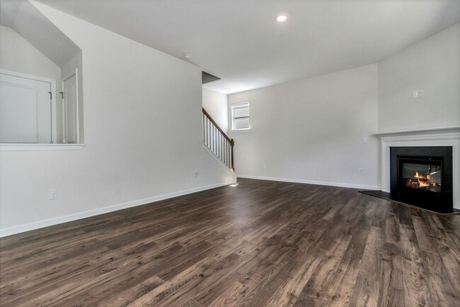 Building Photo - 305 Woodnettle Ln
