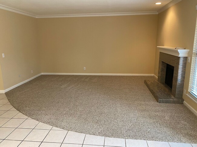 Building Photo - Cambrian 3 bed 2.5 bath townhouse available!