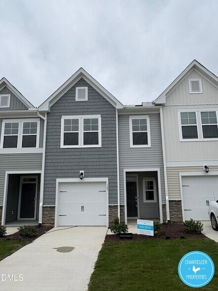 Primary Photo - 163 Copper Fox Ln