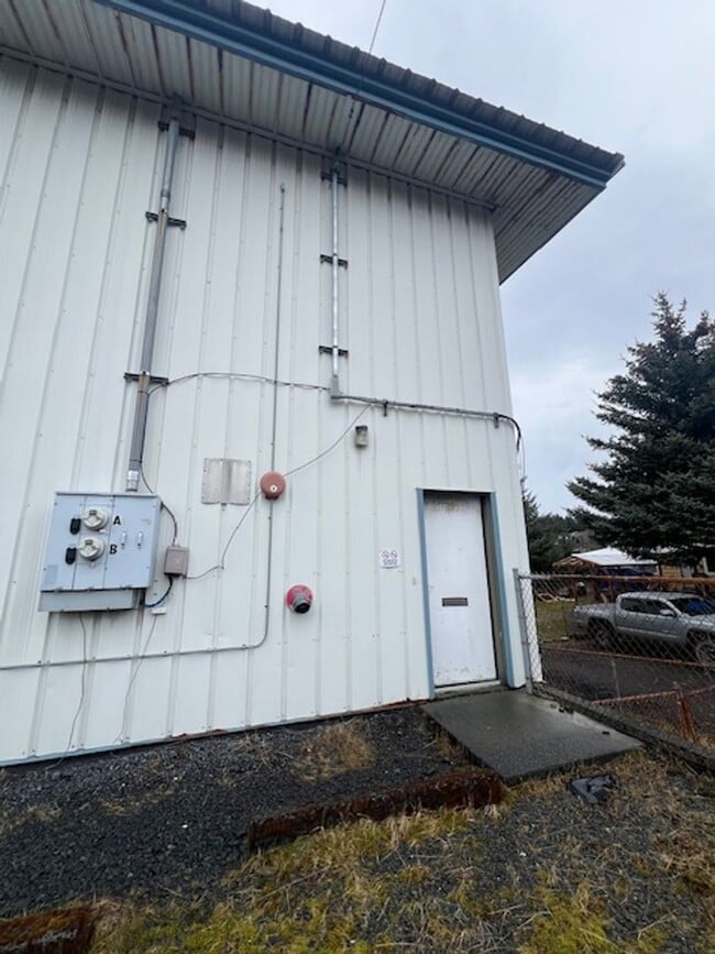 Building Photo - 917 Mill Bay Rd