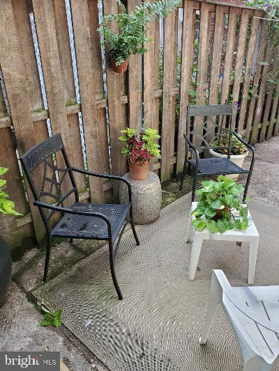 Building Photo - 914 Ellsworth St