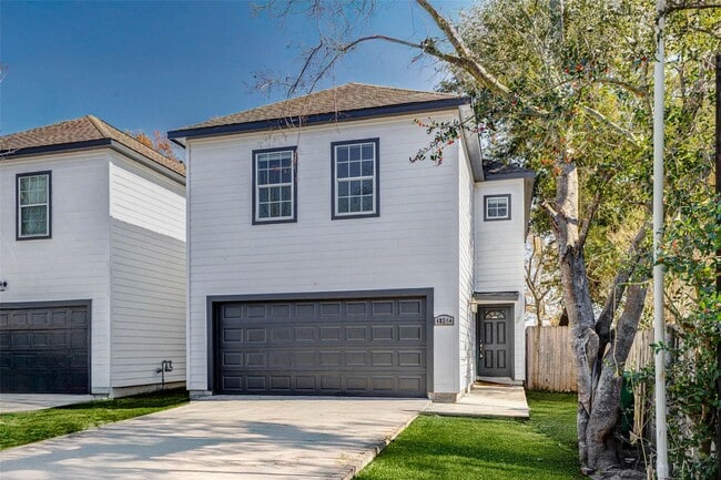 Building Photo - 4834 Hollow Hook Rd