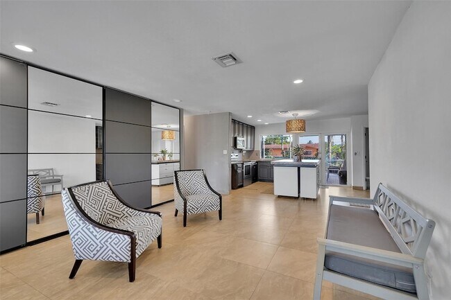 Building Photo - 1736 NW 38th St