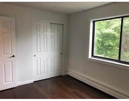 Building Photo - 3 Lancelot Court