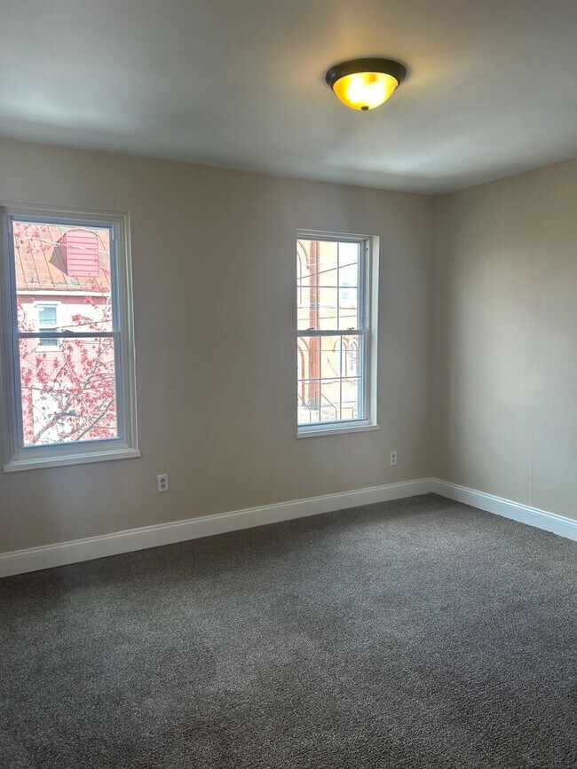 Building Photo - Section 8 considered.  3-bedroom row home in Midtown Harrisburg