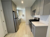 Building Photo - 1152 E 77th St