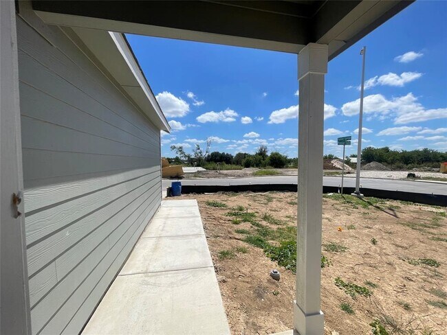 Building Photo - 245 Pastar Fls