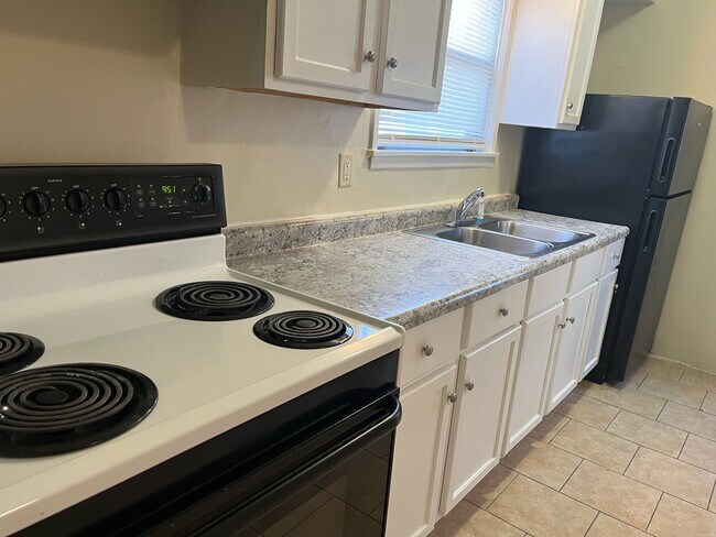 Building Photo - 2237 N 38th St