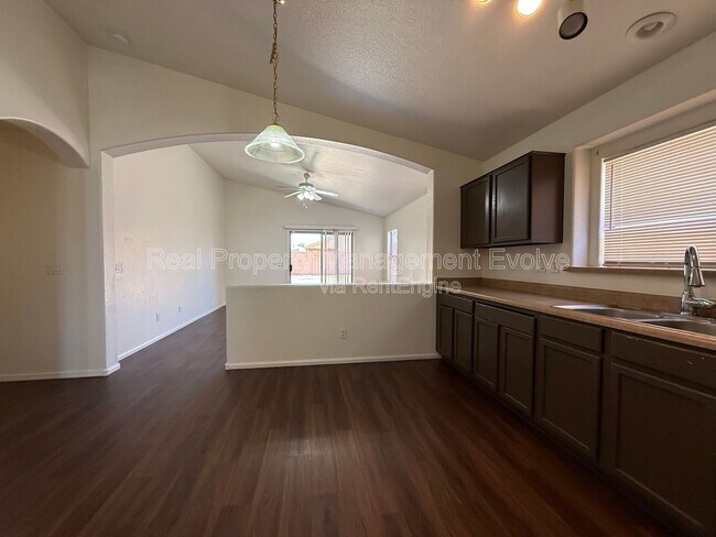 Building Photo - 4935 W Ardmore Rd