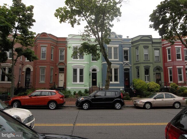 Building Photo - 325 F St NE