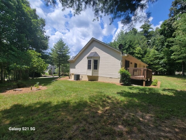 Building Photo - 13 Leyden Ct