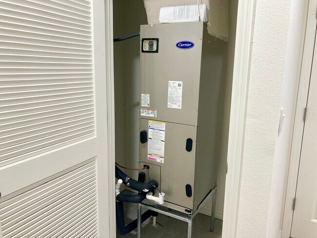 Building Photo - Golf Course Home!