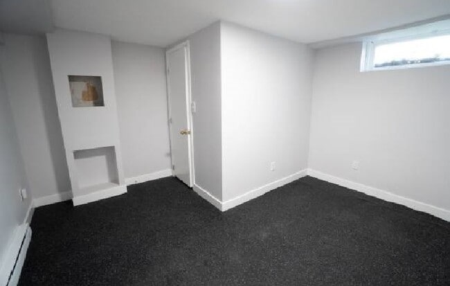 Building Photo - 1044 St Clair Ave