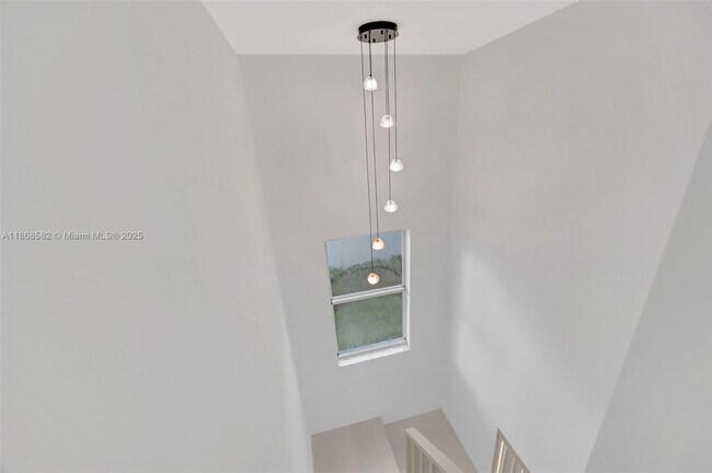Building Photo - 964 NE 41st Pl