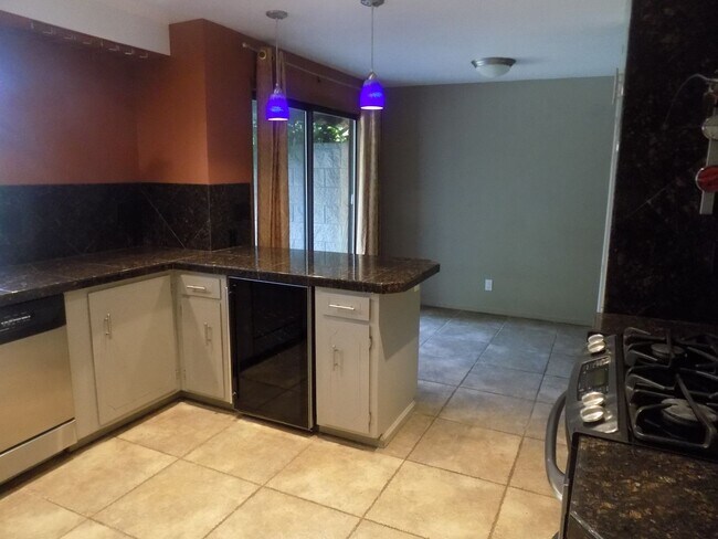 Building Photo - Beautiful Three Bedroom Home With Additional Space
