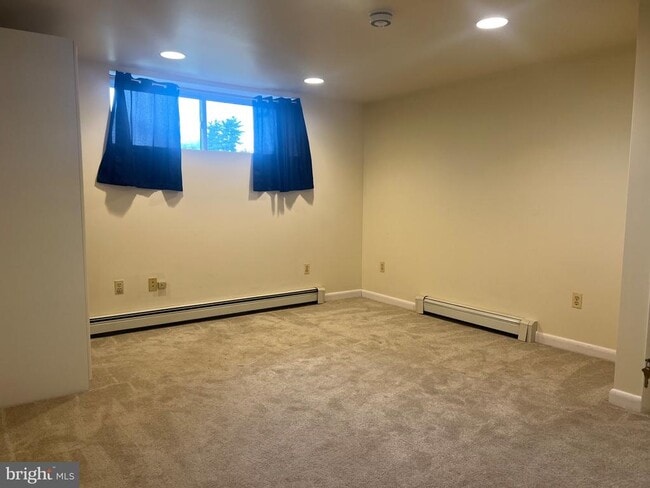 Building Photo - 6122 ROLLING VIEW Dr