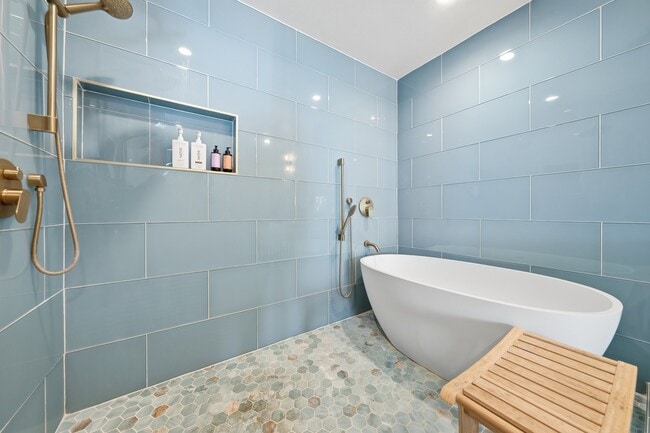 Building Photo - 125 S Juanita Ave