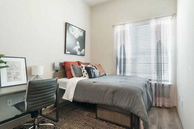 Voyager Plus 4x4 Bedroom - Northside Apartments