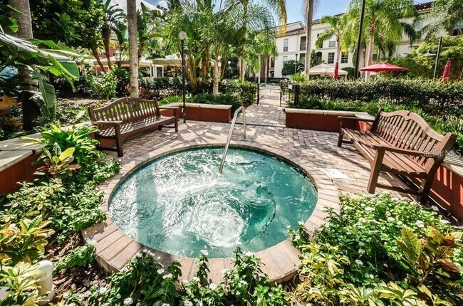 Building Photo - 2421 W Horatio St