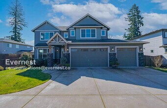Building Photo - 5 Bed, 4 Bath / Section 8 Accepted / Available now!